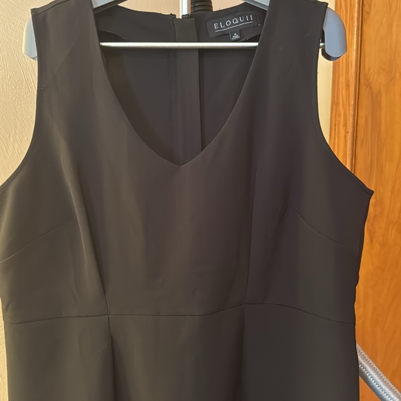 Eloquii size 16 crepe feeling top. Like new. - Picture 2 of 5